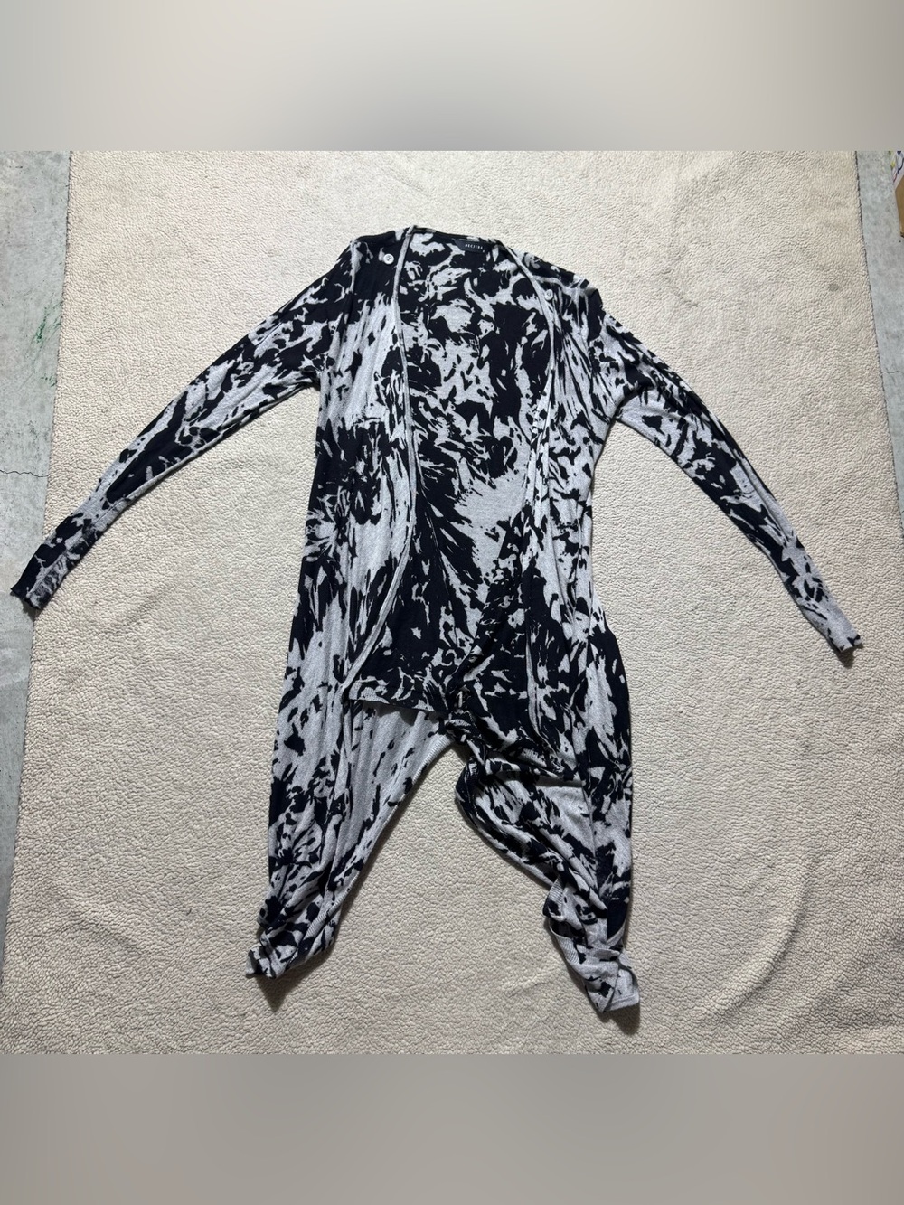 Decjuba Cardigan Womens Medium Black Gray Tie Dye Longline Drape Open Sweater